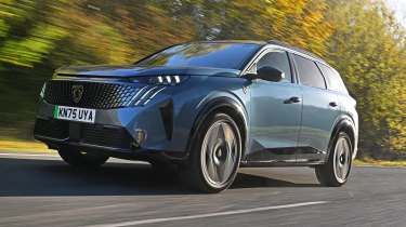 Peugeot E-5008 спереди
